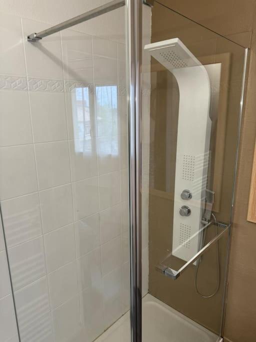 Appartement Confort Et Balcon Ludon-Médoc Kültér fotó